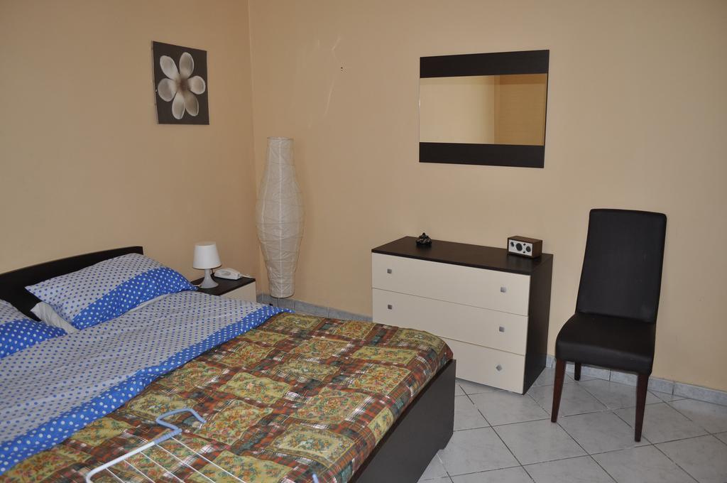 Casa Vacanza L'Aquilone Campi Salentina Luaran gambar